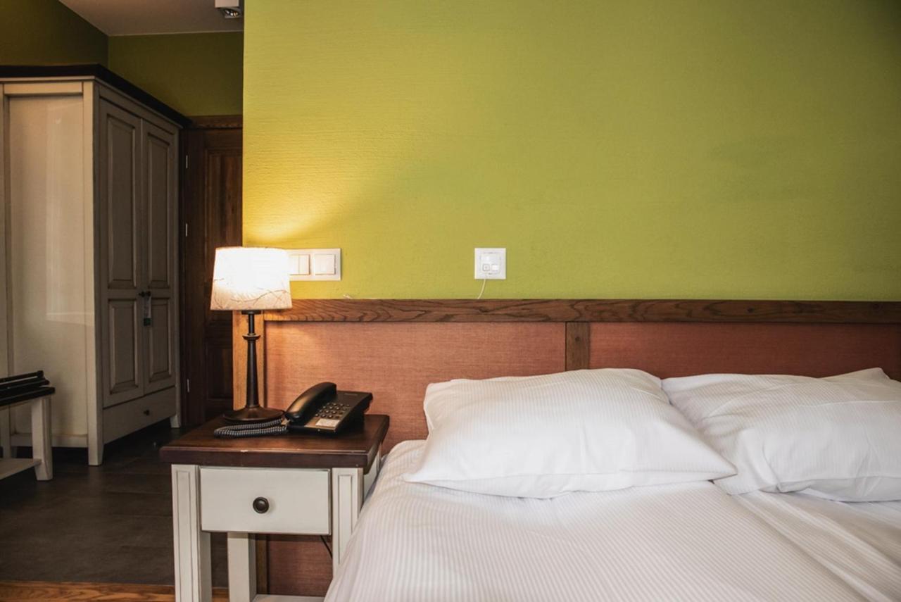Folwark Lekuk Hotel Łękuk Mały Buitenkant foto